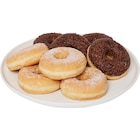 Assortiment de 4 donuts au chocolat et 4 donuts au sucre à 4,50 € dans le catalogue Carrefour