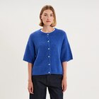 La Halle Verdun - Promo Gilet boutonné manches courtes col rond bleu roi femme Promo Gilet boutonné manches courtes col rond bleu roi femme à 25,99 € dans le catalogue La Halle à Verdun