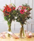 Bouquet composé passion en promo chez U Express Villeneuve-d'Ascq à 9,99 €