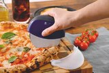 Pizzaschere/-schneider im Lidl Prospekt Pizzaschere/-schneider von MASTERPRO im aktuellen Lidl Prospekt für 4,99 €