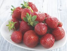 Petit Casino Clermont-Ferrand - Fraise ciflorette Promo Fraise ciflorette dans le catalogue Petit Casino "# prêts à déjeuner au soleil ?" à Clermont-Ferrand