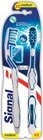 Brosse à dents système blancheur medium x2 - SIGNAL en promo chez Intermarché Hyper Brosse à dents système blancheur medium x2 - SIGNAL dans le catalogue Intermarché Hyper