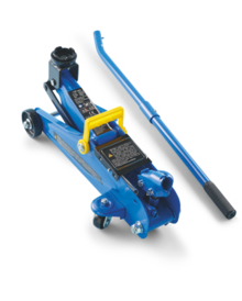 Cric hydraulique rouleur - Norauto à Cannes Cric hydraulique rouleur en promo chez Norauto Cannes à 22,50 €