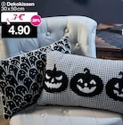Dekoration im Woolworth Prospekt Dekokissen im aktuellen Woolworth Prospekt für 4,90 €