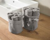 Serviettes invités avec corbeille - NOVITESSE dans le catalogue Aldi