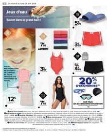 Promo Maillot de bain garçon dans le catalogue Carrefour du moment à la page 14