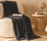 Plaid XL Empreinte à Intermarché Super dans Coudray