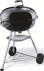 Barbecue charbon Kettle - WEBER en promo chez Mr. Bricolage Saintes à 129,00 €