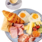 Frühstück mit einem Glas Sekt Angebote von Grande Mia Cucina bei mömax Kempten für 5,00 €