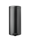 Poubelle à pédale coloris noir Brabantia NewIcon 30 L - Brabantia - Castorama à Besançon Poubelle à pédale coloris noir Brabantia NewIcon 30 L - Brabantia en promo chez Castorama Besançon à 52,90 €