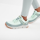 Promo Baskets running Skechers Summits vert menthe femme à 46,19 € dans le catalogue La Halle à Le Vigen