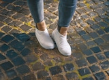 Rossmann - Regen-Überziehschuhe Angebot im Prospekt Regen-Überziehschuhe bei Rossmann im Prospekt "" für 4,99 €