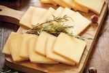 Fromage à raclette au vin d'arbois - JEAN PERRIN - Intermarché Super à Nancy Fromage à raclette au vin d'arbois - JEAN PERRIN en promo chez Intermarché Super Nancy à 13,79 €
