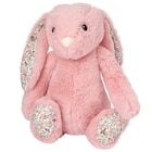 Großer Plüschhase mit Schlappohren bei Ernstings family im Schöningen Prospekt für 12,99 €