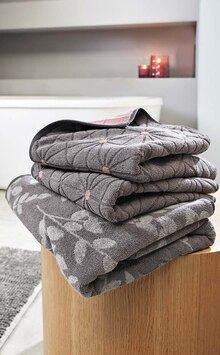 Frottierserie „Grey & Nature“ bei ALDI SÜD in Völklingen Frottierserie „Grey & Nature“ im Angebot bei ALDI SÜD Völklingen für 9,99 €