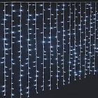 Rideau façade 150 led blanc froid l.0.9m avec timer - Maxi Bazar à Rosny-sous-Bois Rideau façade 150 led blanc froid l.0.9m avec timer en promo chez Maxi Bazar Rosny-sous-Bois à 12,99 €