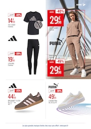Offre Jogging Femme dans le catalogue Intersport du moment à la page 13