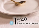 Assiette à dessert embossée pois en promo chez Carrefour Caen à 1,49 €