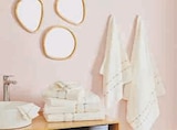 Ligne de toilette "Noah" - Lot de 2 gants serviette - U Maison en promo chez Super U Ligne de toilette "Noah" - Lot de 2 gants serviette - U Maison dans le catalogue Super U