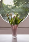 Vase ondulé en verre 15x15x22 - Monoprix Margaret Vase ondulé en verre 15x15x22 à 13,79 € dans le catalogue Monoprix Margaret