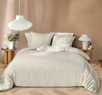 Parure de Lit Azura microfibre housse de couette 240x220cm & 2 taies d’oreiller 63x63cm en promo chez Maxi Bazar Lyon à 29,99 €