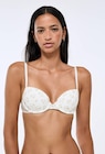 Soutien-gorge corbeille paddé JANE en tulle imprimé - Monoprix Margaret Soutien-gorge corbeille paddé JANE en tulle imprimé à 14,99 € dans le catalogue Monoprix Margaret