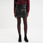 Jupe-short simili cuir noir femme en promo chez La Halle Jupe-short simili cuir noir femme dans le catalogue La Halle