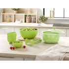 Ensemble essoreuse,saladier et couverts à salade en promo chez Gifi Ensemble essoreuse,saladier et couverts à salade dans le catalogue Gifi
