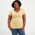 T-shirt manches courtes col V jaune clair femme grande taille - La Halle T-shirt manches courtes col V jaune clair femme grande taille à 5,99 € dans le catalogue La Halle