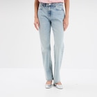 Promo Jeans straight 5 poches coton Creeks denim triple stone femme à 29,99 € dans le catalogue La Halle à Saint-Louis