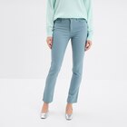 Pantalon slim en coton elasthanne gris femme - LH en promo chez La Halle Pantalon slim en coton elasthanne gris femme - LH dans le catalogue La Halle