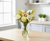 Promo Bouquet jaune avec arums à 12,99 € dans le catalogue Carrefour à Saint-Pierre-d'Irube