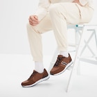Baskets running à lacets marron homme à 25,19 € dans le catalogue La Halle