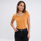 T-shirt coton col rond manches courtes jaune moutarde femme en promo chez La Halle T-shirt coton col rond manches courtes jaune moutarde femme dans le catalogue La Halle