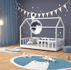 Lit cabane avec barrière en promo chez Maxi Bazar Cholet à 99,99 €