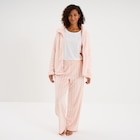 Ensemble pyjama 3 pièces effet polaire rose nude femme - La Halle à Aulnay-sous-Bois Ensemble pyjama 3 pièces effet polaire rose nude femme en promo chez La Halle Aulnay-sous-Bois à 19,99 €