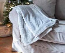 PLAID CELESTE 130X160 CM - But à Issy-les-Moulineaux PLAID CELESTE 130X160 CM en promo chez But Issy-les-Moulineaux à 19,99 €