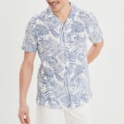 Chemise en coton manches courtes bleu homme en promo chez La Halle Chemise en coton manches courtes bleu homme dans le catalogue La Halle
