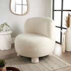 Fauteuil pieds elephants en promo chez B&M Courbevoie à 139,95 €
