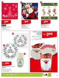 Offre Père Noël dans le catalogue Carrefour du moment à la page 29