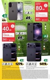 iPhone im MEDIMAX Prospekt in Mettmann Aktueller MEDIMAX Prospekt mit iPhone, "TEAM FAMILIENKINO: FUSSBALL FÜR DIE GANZE FAMILIE MIT SAMSUNG", Seite 9