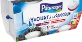 Yaourt à la Grecque sur lit de fruits 2 mûres 2 framboises - PÂTURAGES dans le catalogue Intermarché Hyper