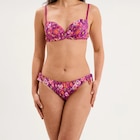 La Halle Saint-Parres-aux-Tertres - Promo Bas de maillot de bain noeuds violet femme Promo Bas de maillot de bain noeuds violet femme à 9,99 € dans le catalogue La Halle à Saint-Parres-aux-Tertres