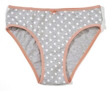 Lot de deux culottes fille bio - Géant Casino à Montpellier Lot de deux culottes fille bio en promo chez Géant Casino Montpellier à 5,00 €
