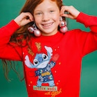 Sweat de Noël manches longues Stitch rouge fille à 19,99 € dans le catalogue La Halle