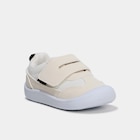 Baskets basses à semelles souples blanc bébé garçon - La Halle Baskets basses à semelles souples blanc bébé garçon à 19,99 € dans le catalogue La Halle