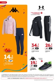 Offre Vêtements Enfant dans le catalogue Sport 2000 du moment à la page 2
