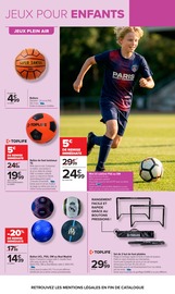 Promos Vêtements dans le catalogue "JARDIN LÀ OÙ LA VIE SE CULTIVE" de Carrefour Vêtements en promo dans le catalogue Carrefour à la page 8