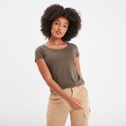 T-shirt manches courtes col rond vert kaki femme en promo chez La Halle T-shirt manches courtes col rond vert kaki femme dans le catalogue La Halle