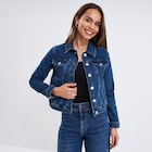 Promo Veste en jean ajustée boutonnée denim stone femme à 25,99 € dans le catalogue La Halle à Saint-Martial-d'Artenset